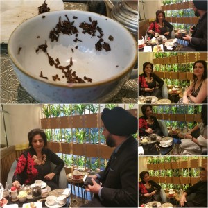 Images of Tea Leaf Reading being done by Neera Sareen